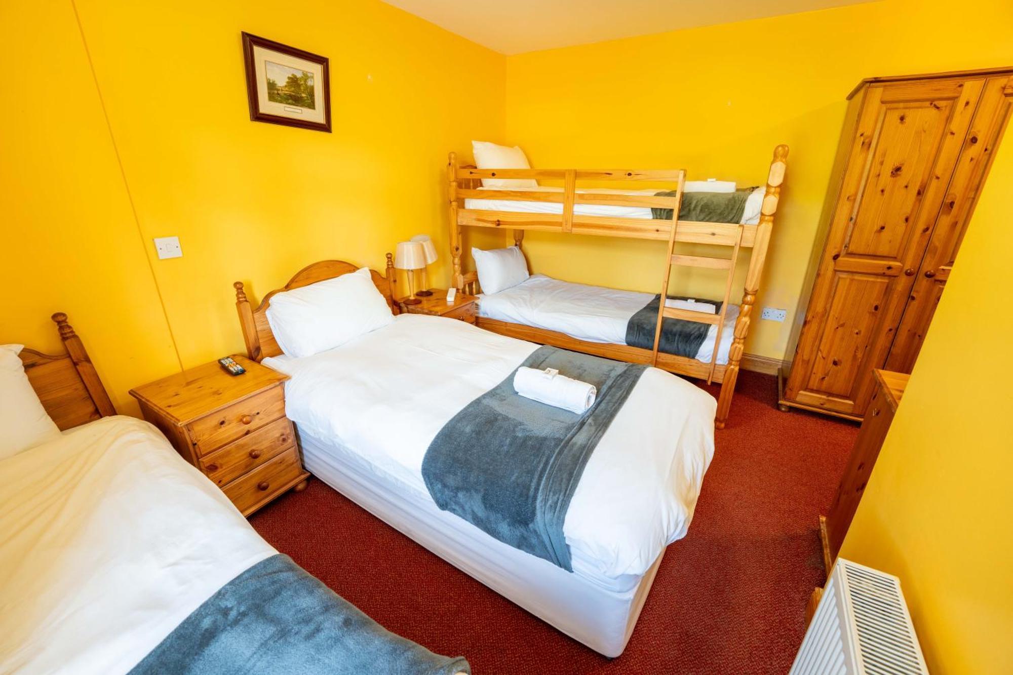 Aras Ghleann Cholm Cille Hotel Glencolumbkille Bagian luar foto