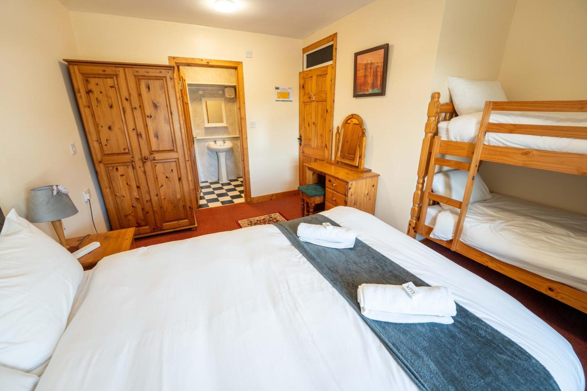 Aras Ghleann Cholm Cille Hotel Glencolumbkille Bagian luar foto