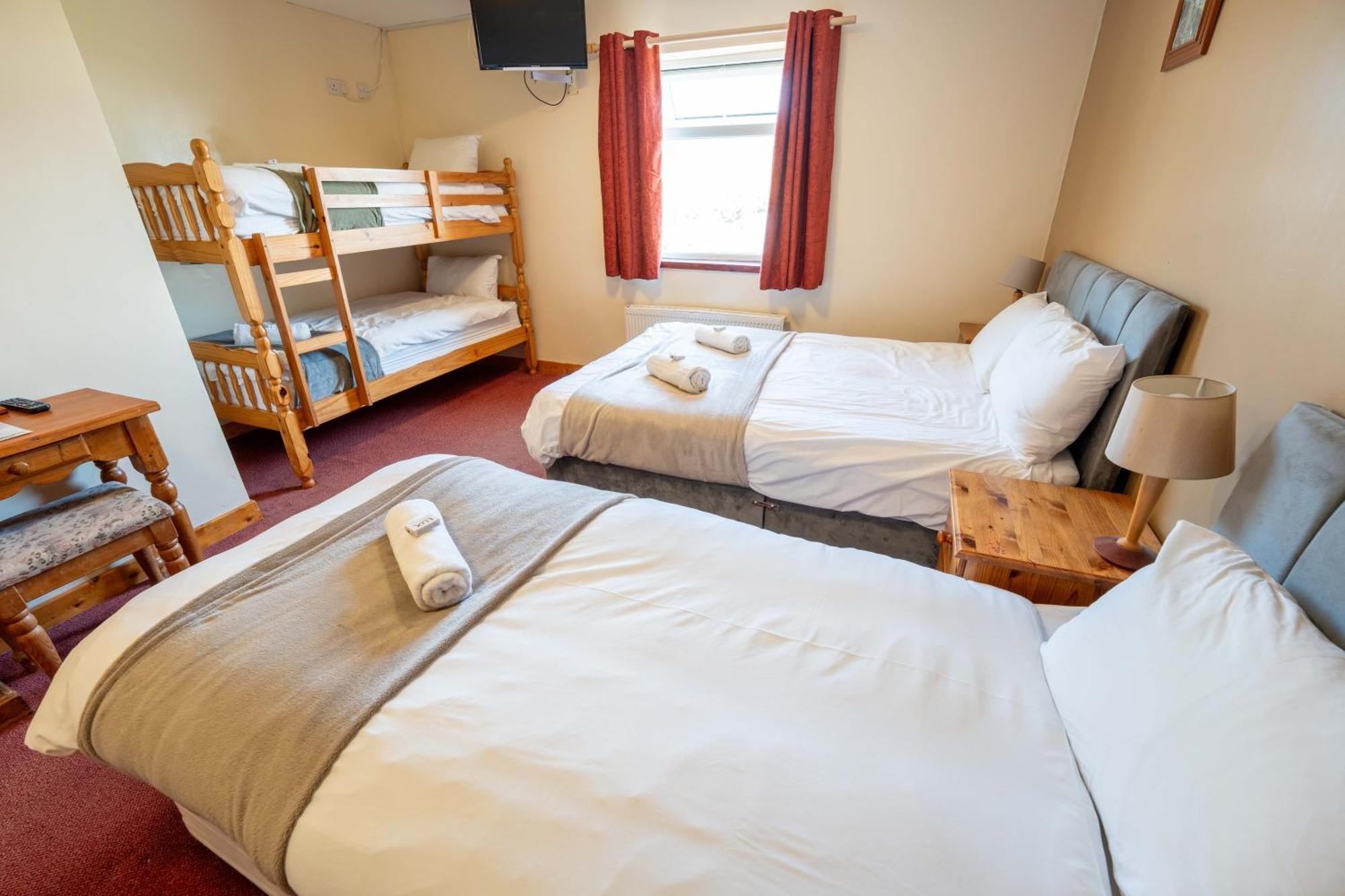 Aras Ghleann Cholm Cille Hotel Glencolumbkille Bagian luar foto