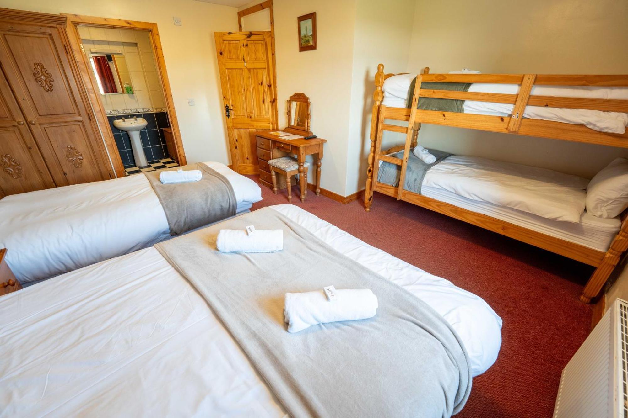 Aras Ghleann Cholm Cille Hotel Glencolumbkille Bagian luar foto